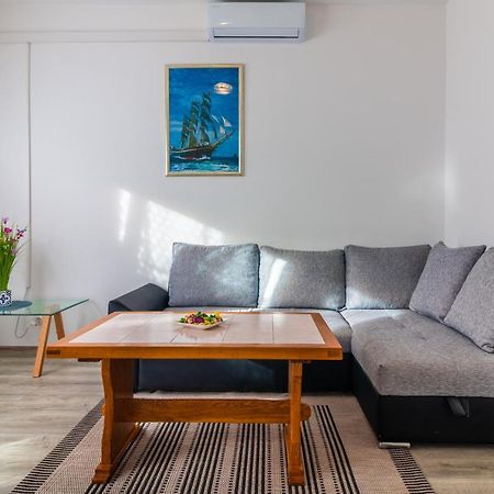 Apartments Mihael Сплит Экстерьер фото