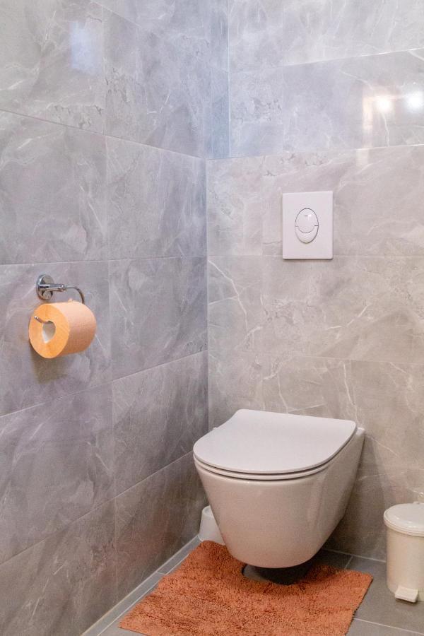 Apartments Mihael Сплит Экстерьер фото