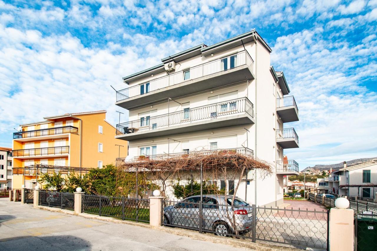 Apartments Mihael Сплит Экстерьер фото