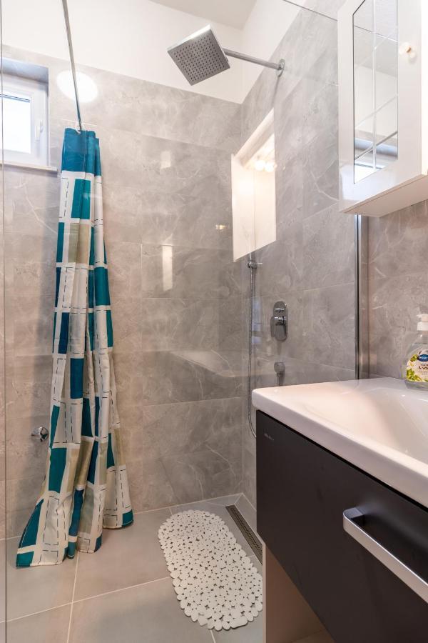 Apartments Mihael Сплит Экстерьер фото