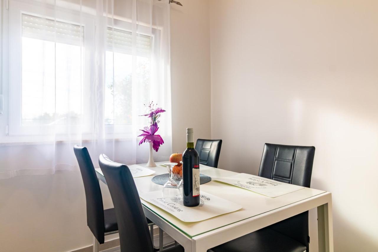 Apartments Mihael Сплит Экстерьер фото