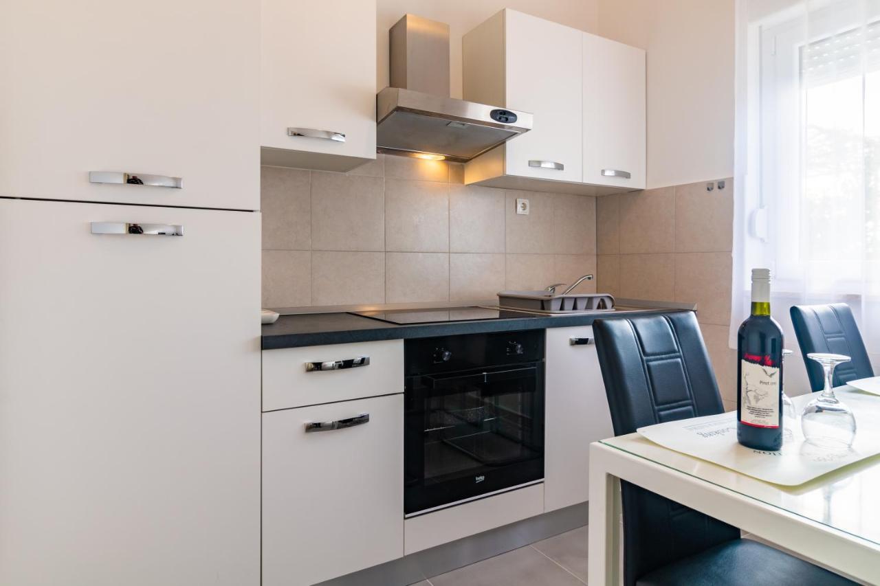 Apartments Mihael Сплит Экстерьер фото