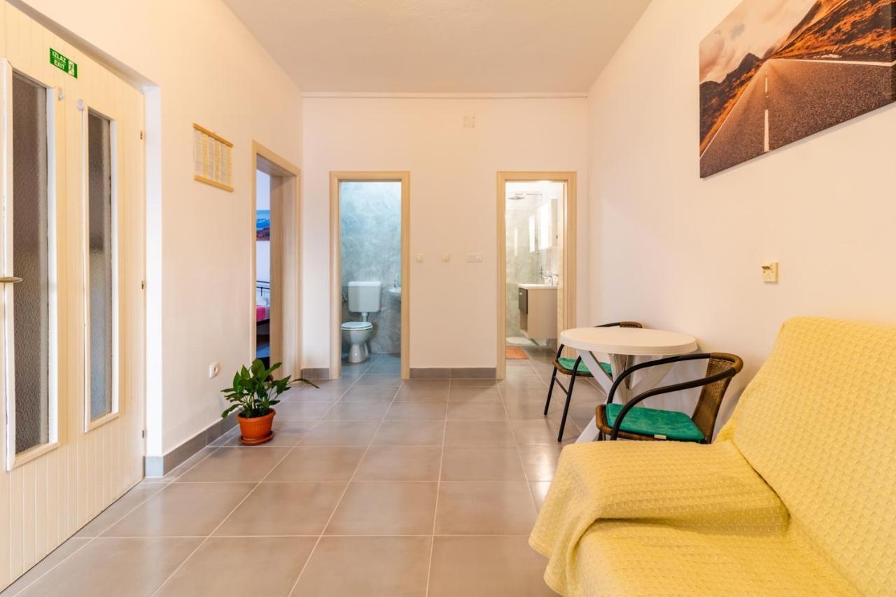 Apartments Mihael Сплит Экстерьер фото