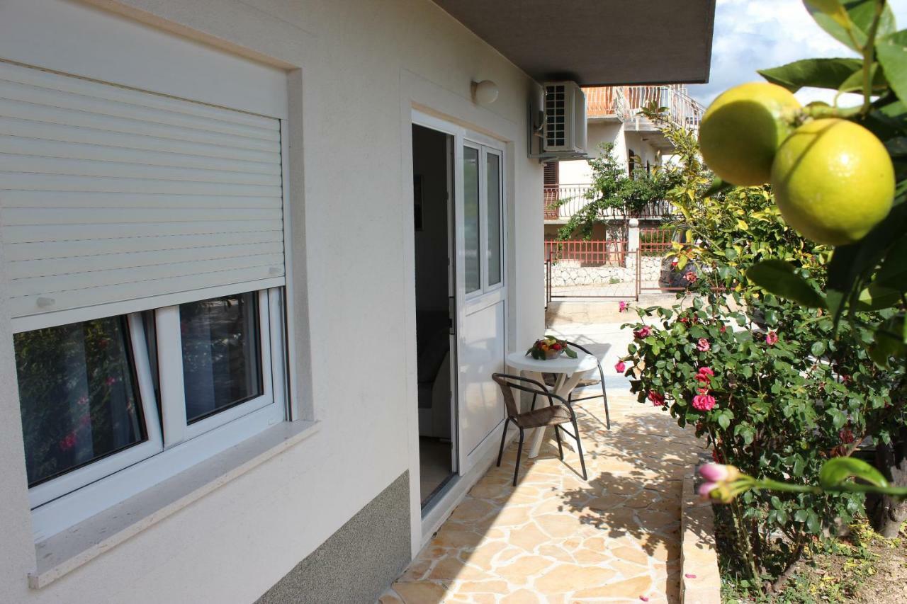 Apartments Mihael Сплит Экстерьер фото