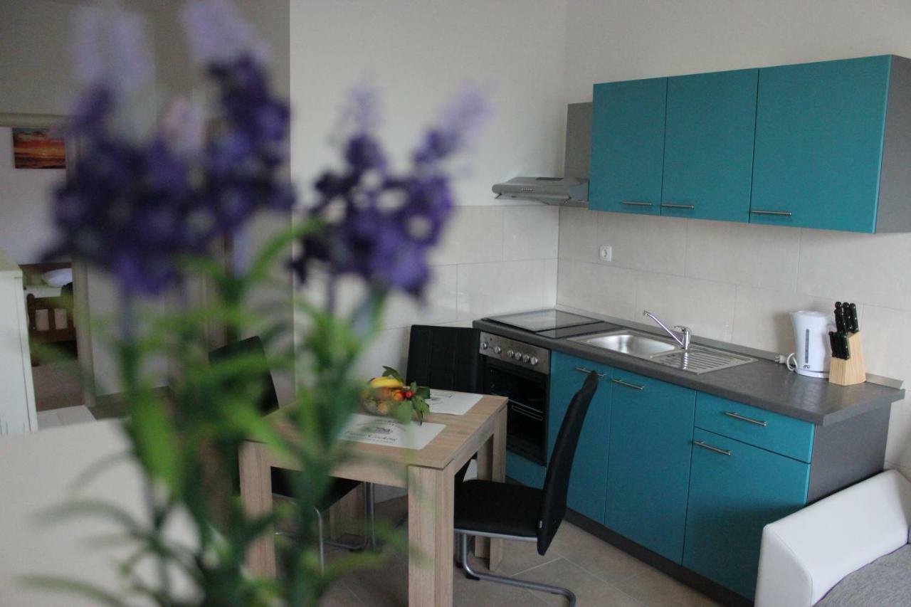 Apartments Mihael Сплит Экстерьер фото